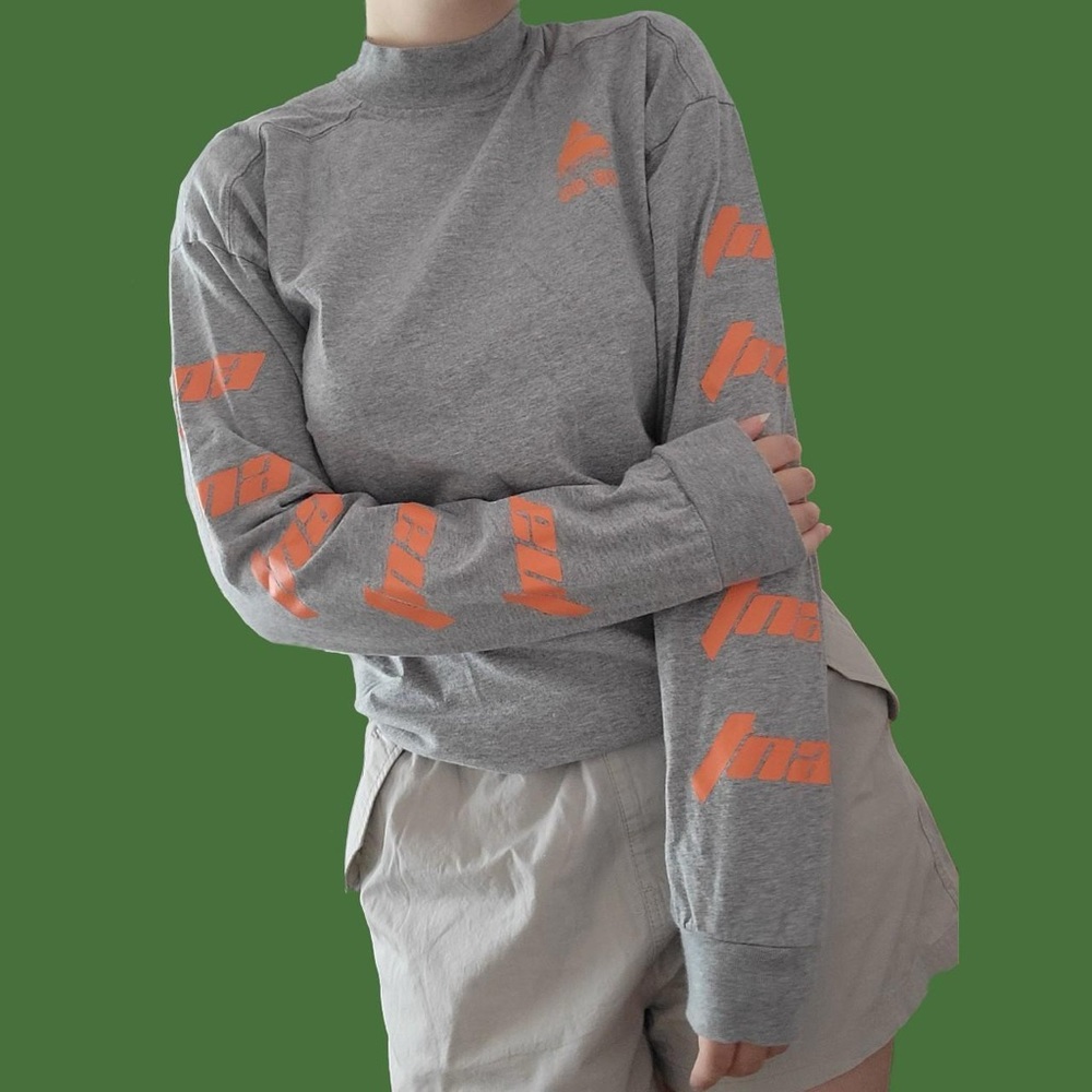 Aritzia TNA Gray Orange Graphic Rare Long Sleeve Tee T-Shirt Size M